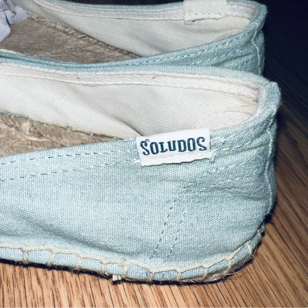 Soludos‎ Chambray Blue Colorful Parrots Espadrilles size 6